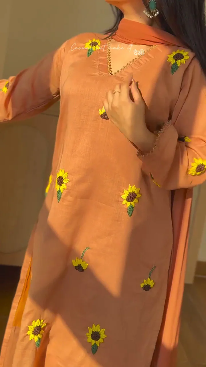 Aarohi Sunflower Embroidered Rayon Kurta Set - Image 3
