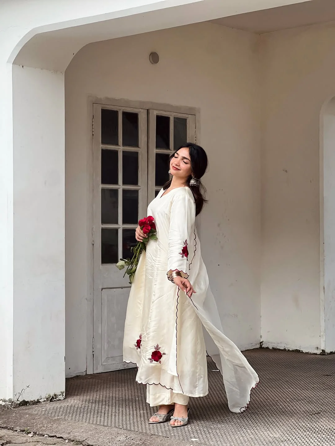 Ashiti Minimal White Desi Aesthetic Kurta Set - Image 5