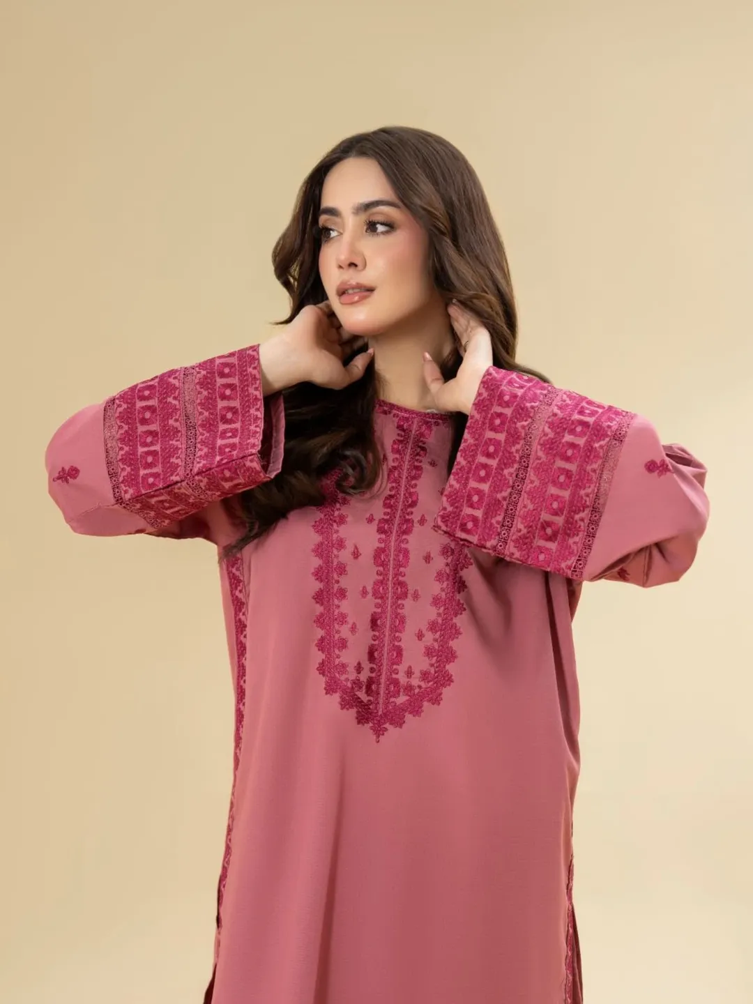 Kuki Classic Embroidery Suit Set - Image 7