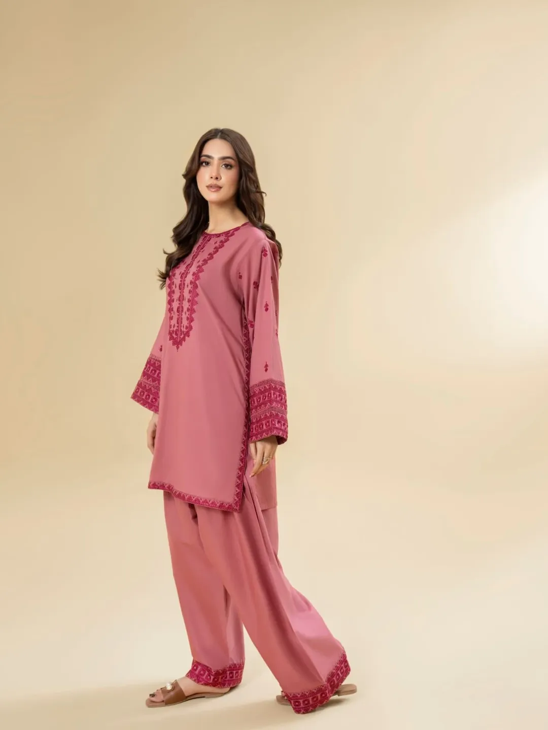 Kuki Classic Embroidery Suit Set - Image 8